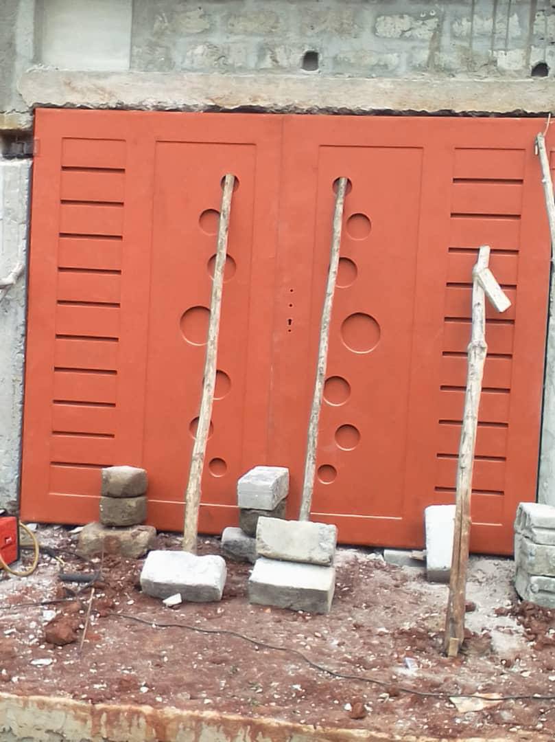 Porte métallique résidentielle