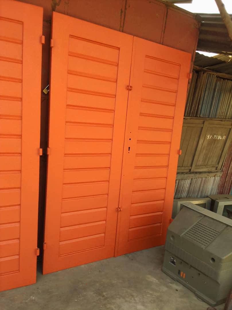 Portes métalliques d’atelier